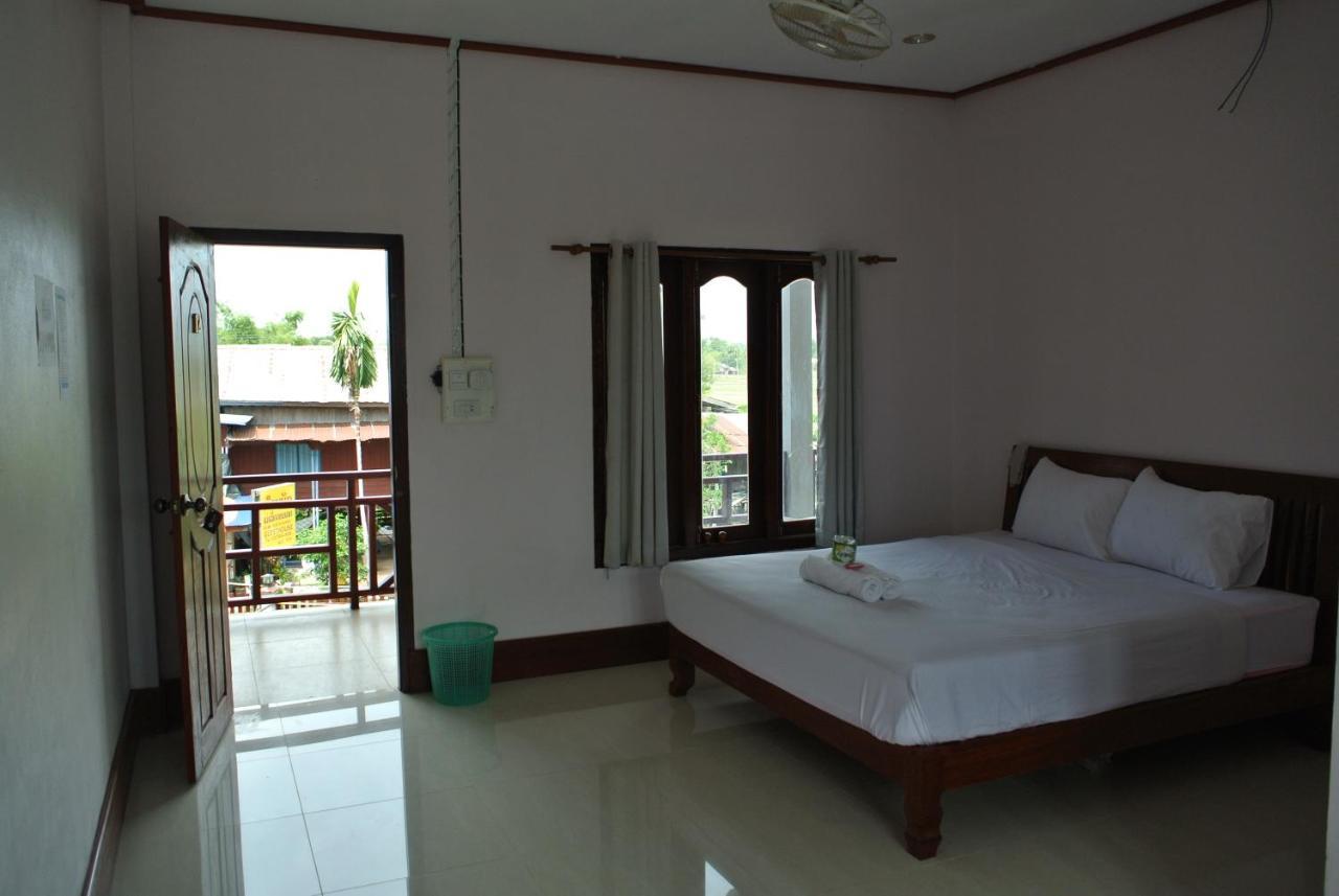 Mama Leurth Sunset Guesthouse Дон Дет Номер фото